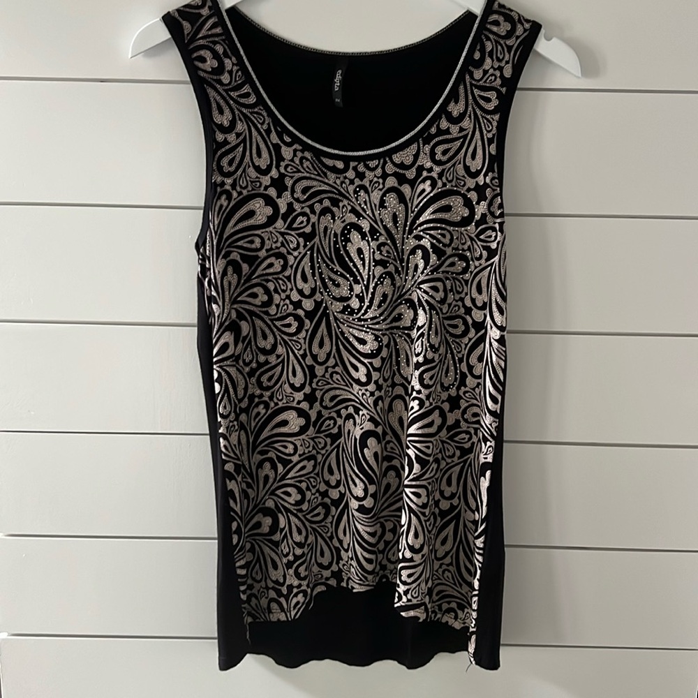 Black & white paisley tank top.